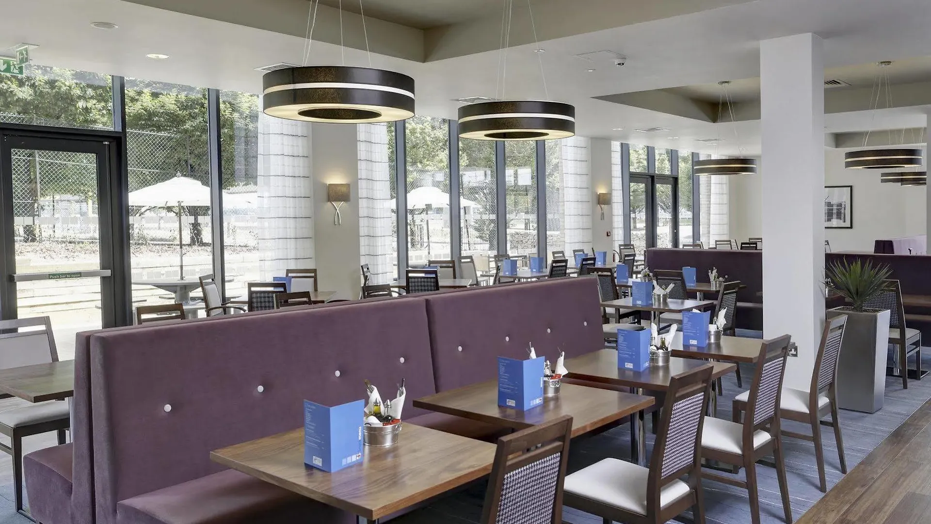 Holiday Inn Express London - Excel By Ihg